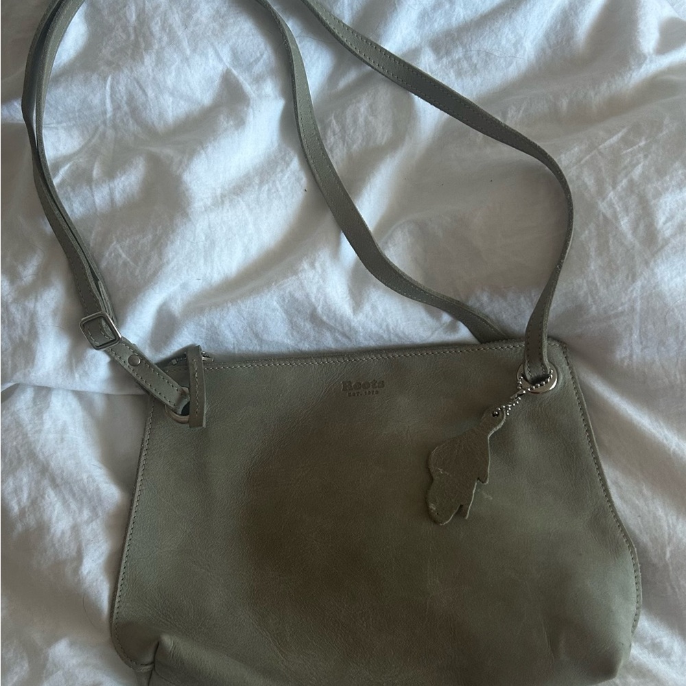 Roots Shoulder Crossbody Bag Adjustable Green Genuine Leather Hangtag Silver